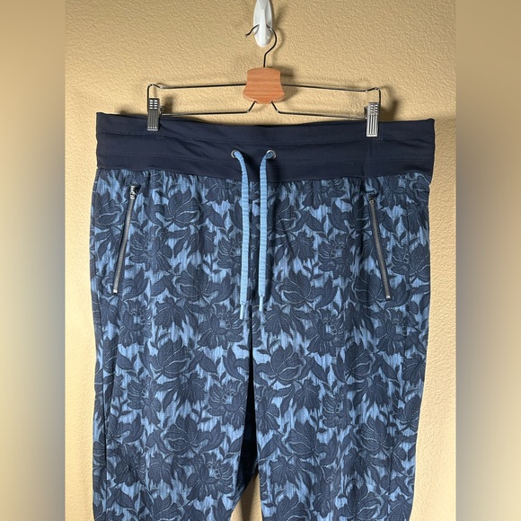 Athleta Women’s Trekkie North Jogger - Picture 5 of 13
